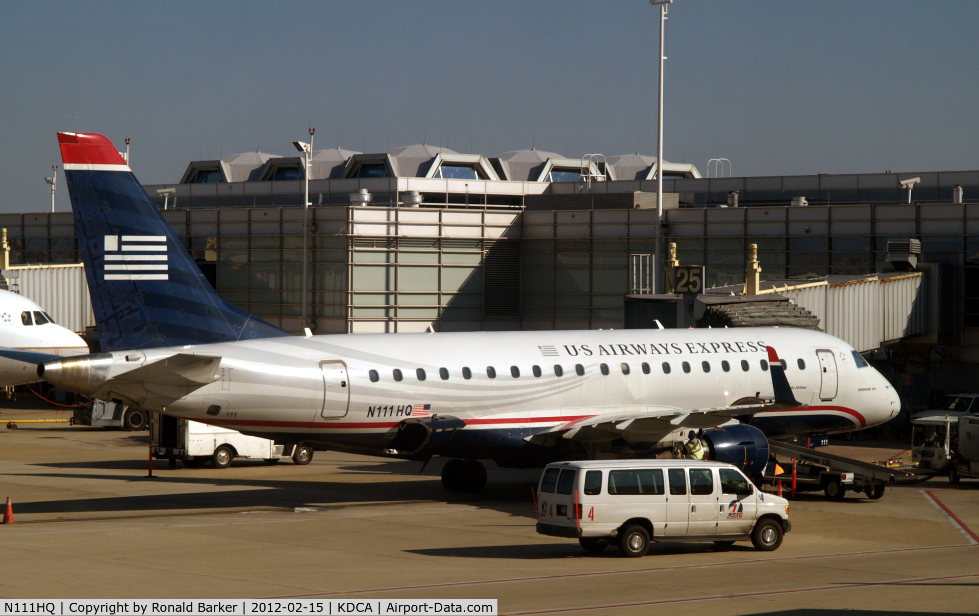 N111HQ, 2007 Embraer 175LR (ERJ-170-200LR) C/N 17000173, Park DCA