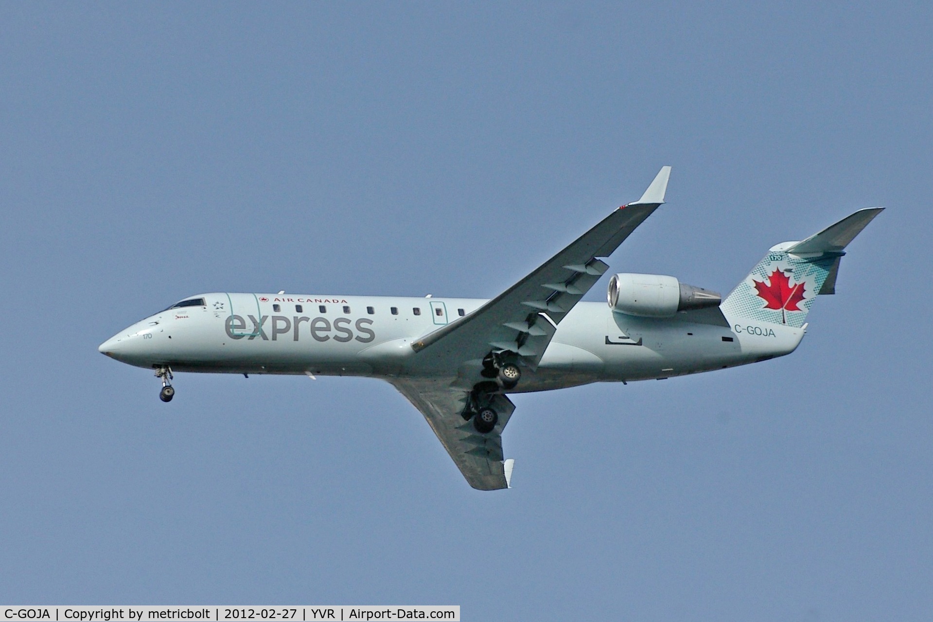 C-GOJA, 2005 Bombardier CRJ-200ER (CL-600-2B19) C/N 8009, Landing at YVR