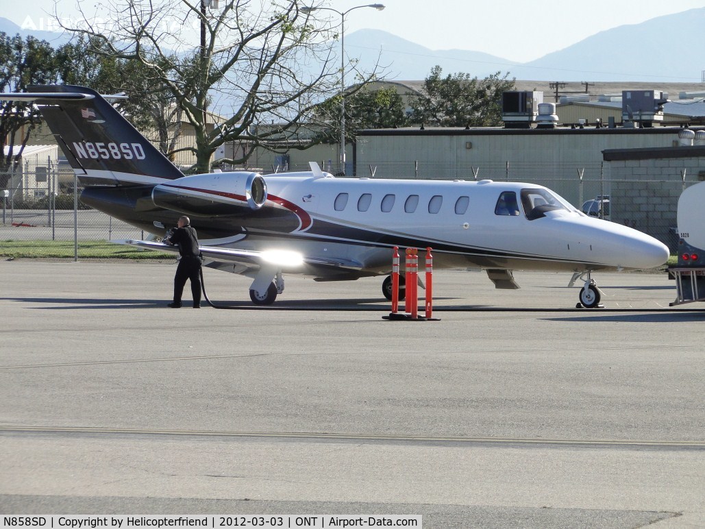 N858SD, Cessna 525A CitationJet CJ2+ C/N 525A0475, Just landed and taxied to Guardian Air and is now being re-fueled