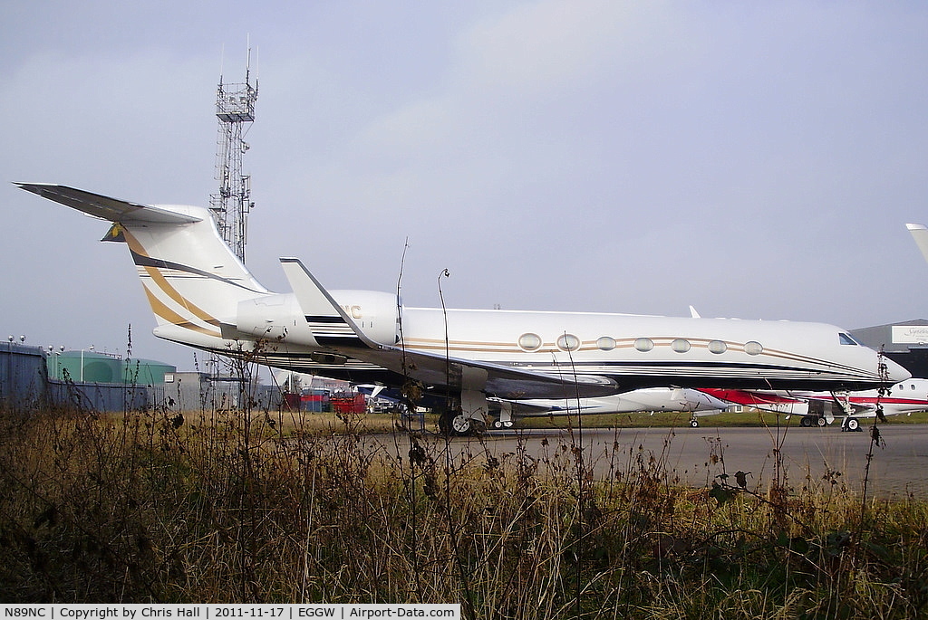N89NC, 2004 Gulfstream Aerospace GV-SP (G550) C/N 5049, parked at Luton