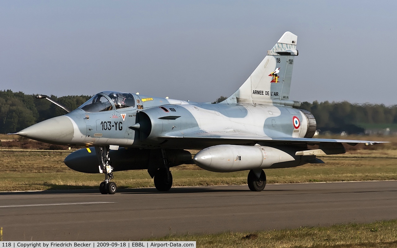 118, Dassault Mirage 2000C C/N 385, taxying to the active