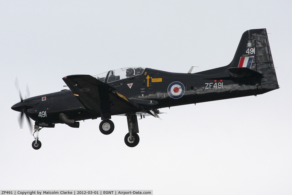 ZF491, 1992 Short S-312 Tucano T1 C/N S152/T123, Shorts Tucano T.1 on approach to Runway 25 at Newcastle Airport, March 2012.
