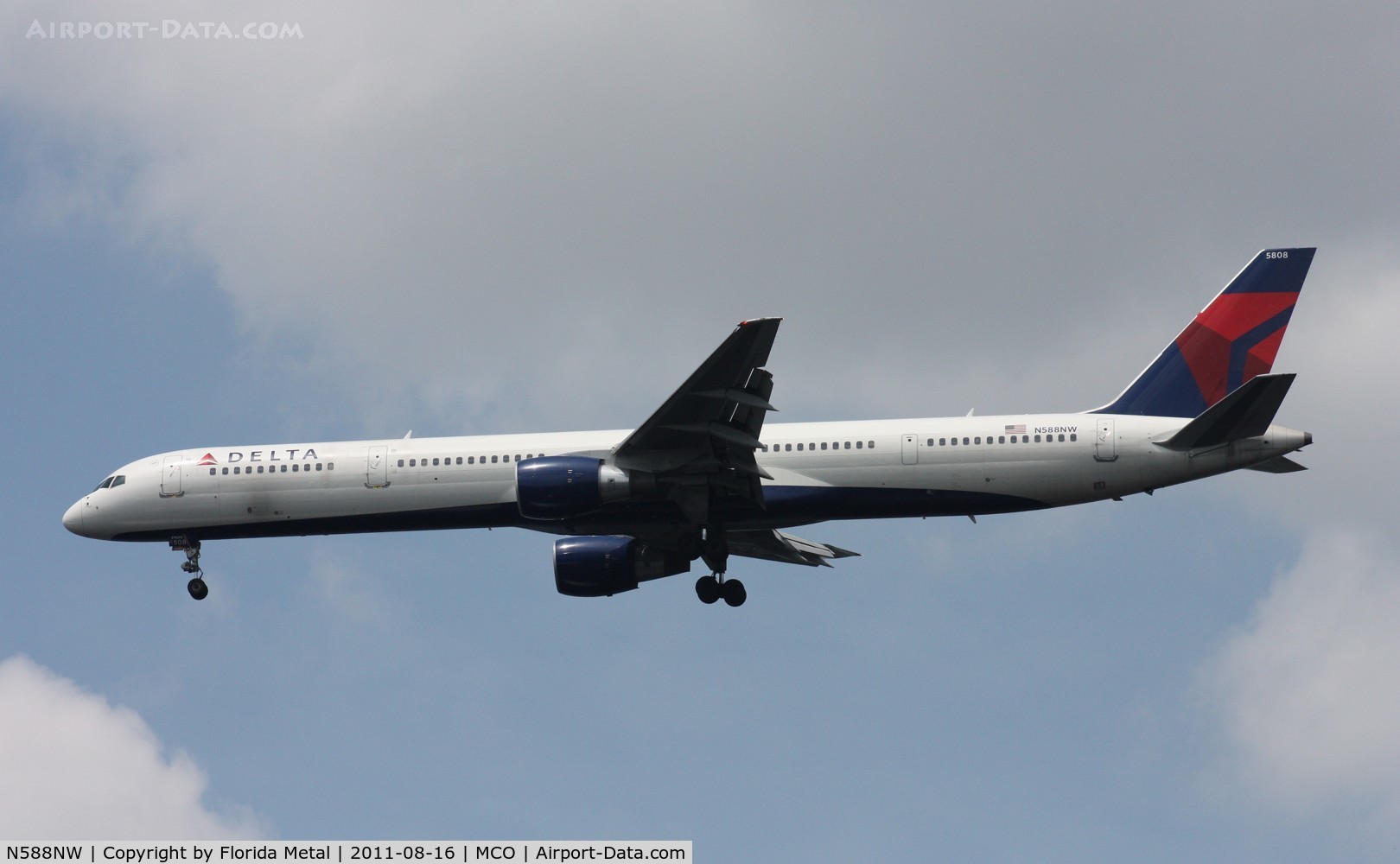N588NW, 2003 Boeing 757-351 C/N 32988, Delta 757-300