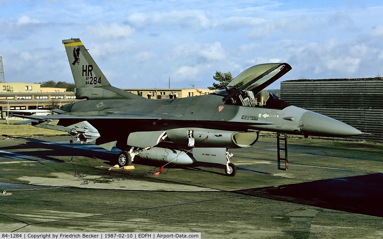 84-1284, 1984 General Dynamics F-16C Fighting Falcon C/N 5C-121, flightline at Hahn AB