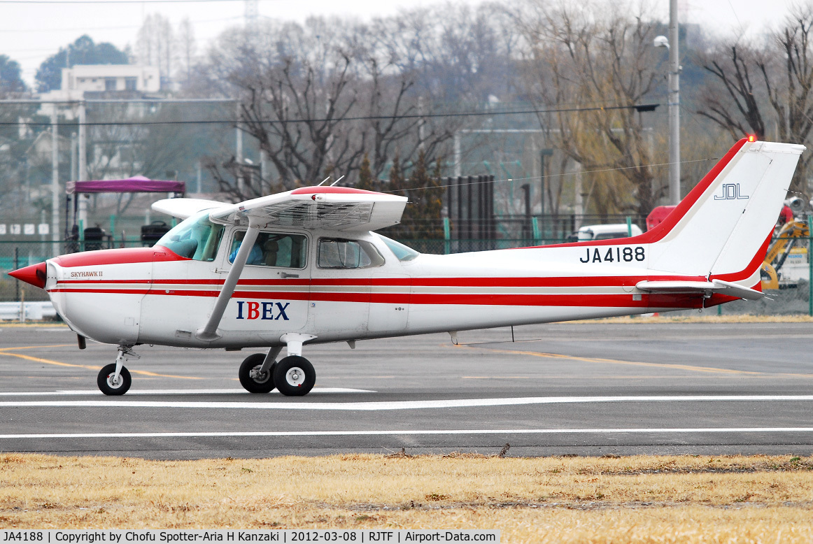 JA4188, Cessna 172P C/N 17275881, NikonD200+TAMRON AF 200-500mm F/5-6.3 LD IF