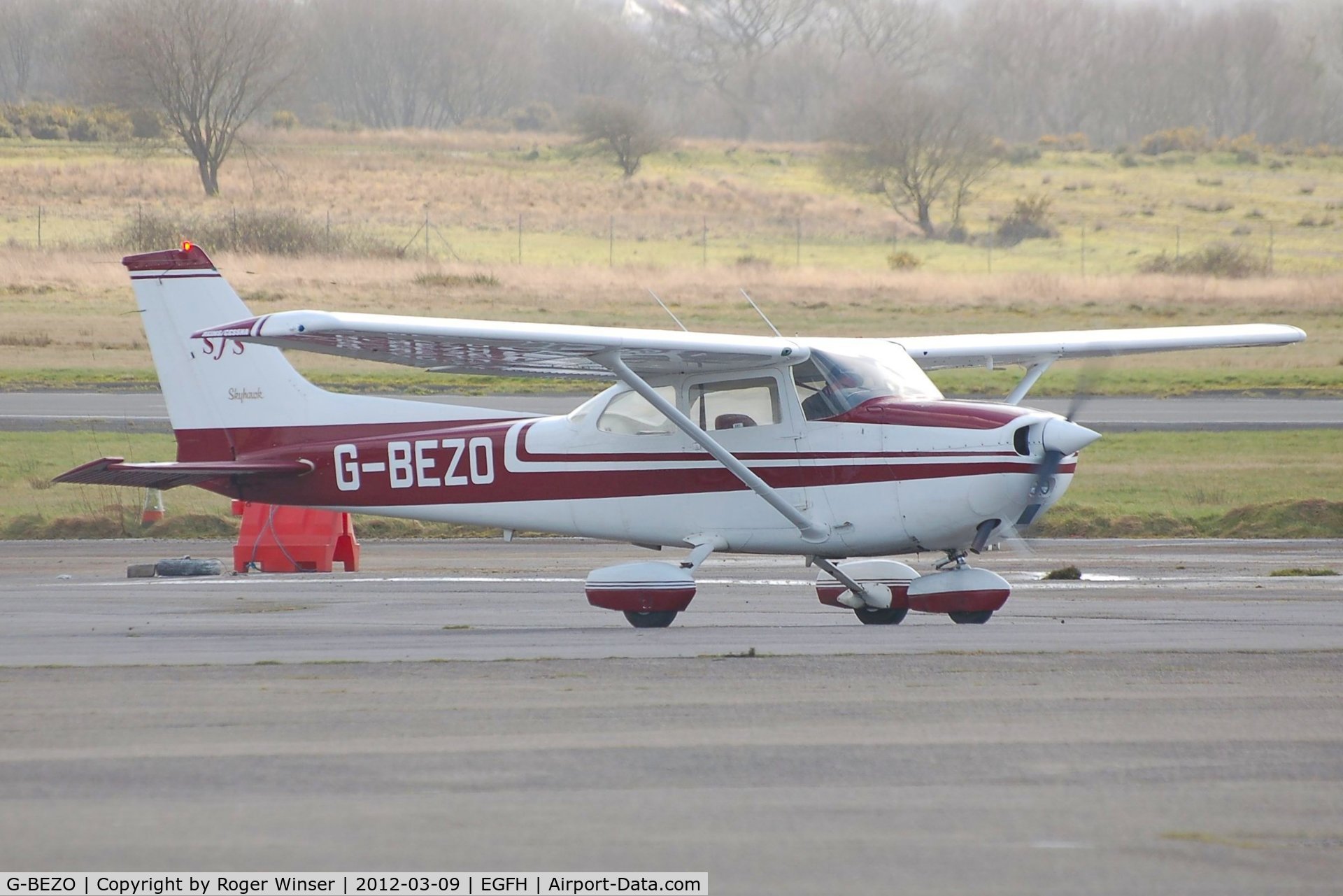 G-BEZO, 1976 Reims F172M ll Skyhawk C/N 1392, Visiting Reims/Cessna 172 Skyhawk of Staverton Flying School.