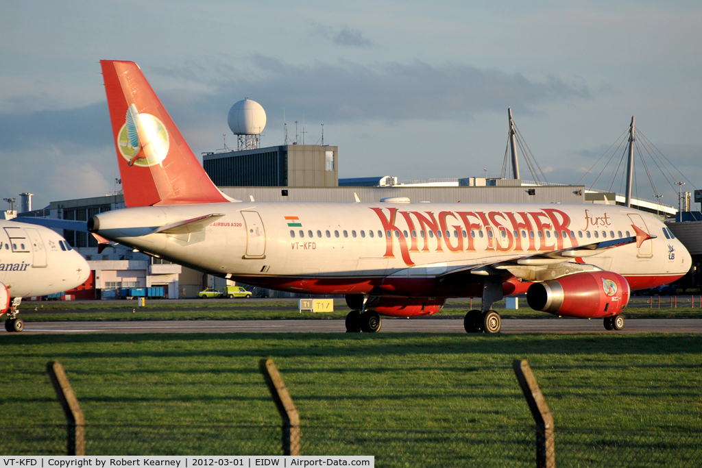 VT-KFD, 2005 Airbus A320-232 C/N 2502, Parked for storage