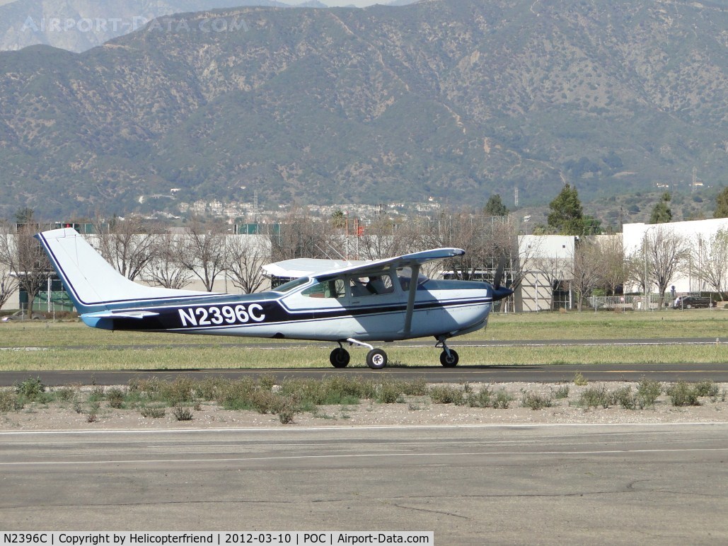 N2396C, 1978 Cessna R182 Skylane RG C/N R18200177, Taxiing to runway 26L for take off