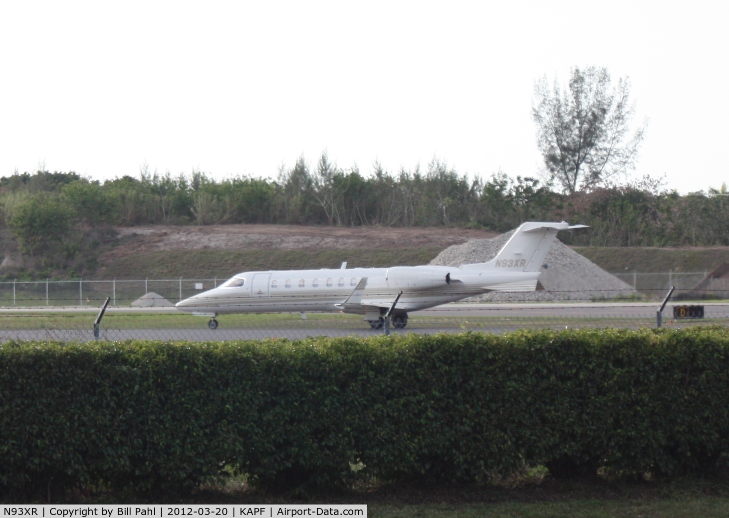 N93XR, Learjet 45 C/N 393, Taxiing to runway at Naples Municipal