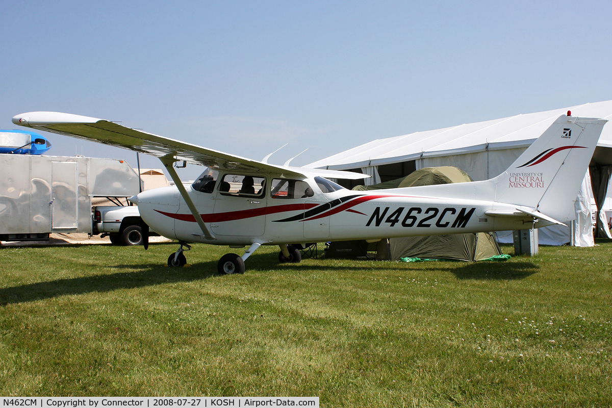 N462CM, 2000 Cessna 172R C/N 17280854, EAA Airventure 2008.