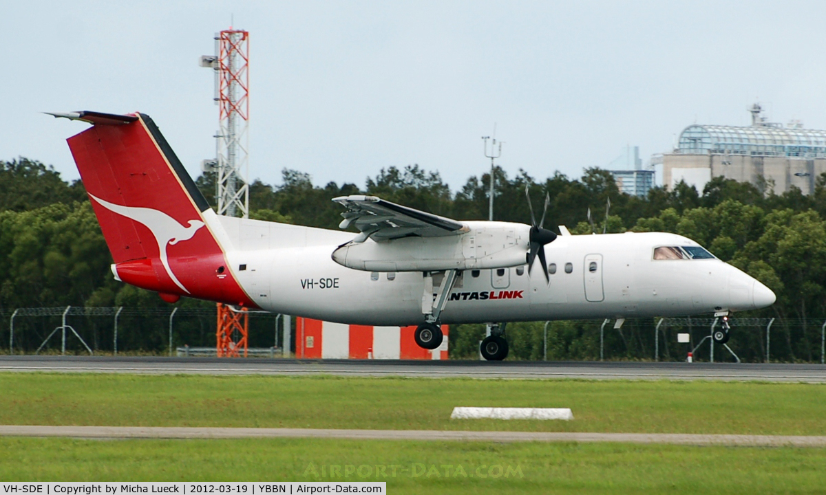 VH-SDE, 1996 De Havilland Canada DHC-8-202 Dash 8 C/N 453, At Brisbane