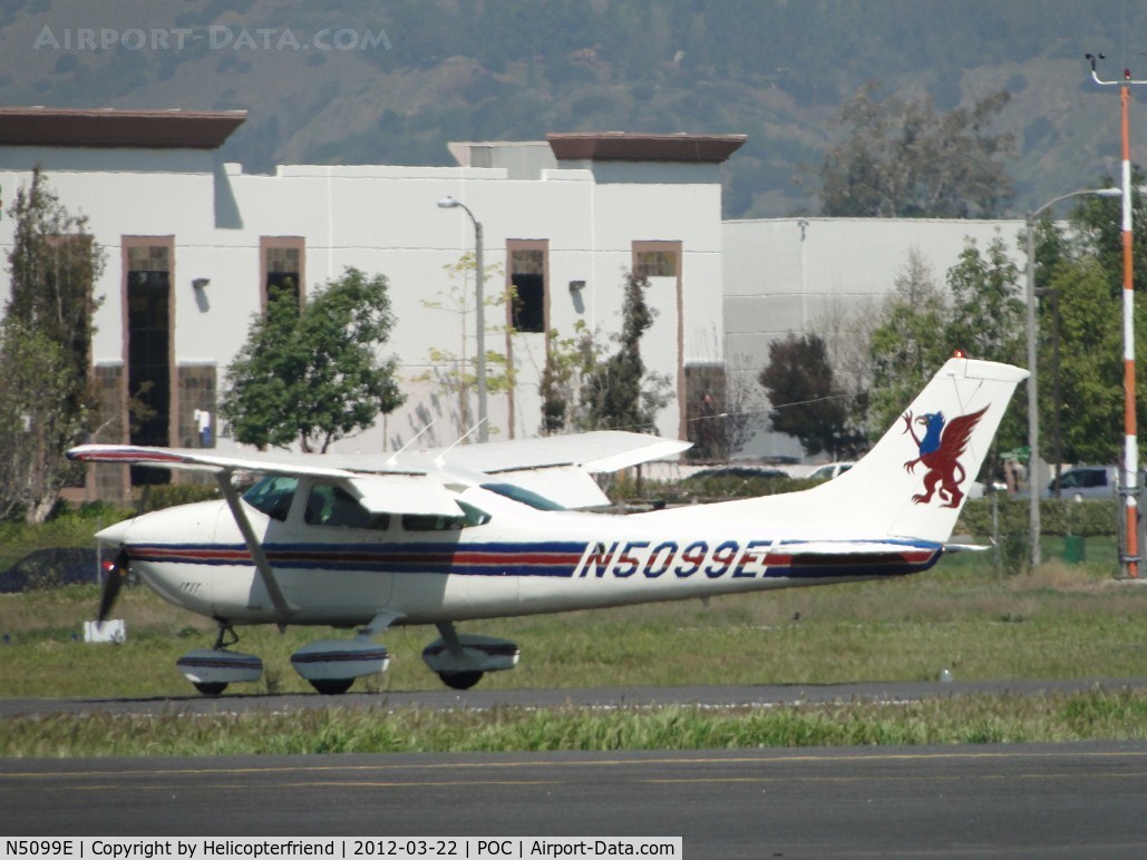 N5099E, 1982 Cessna 182R Skylane C/N 18268288, Landing on 26L