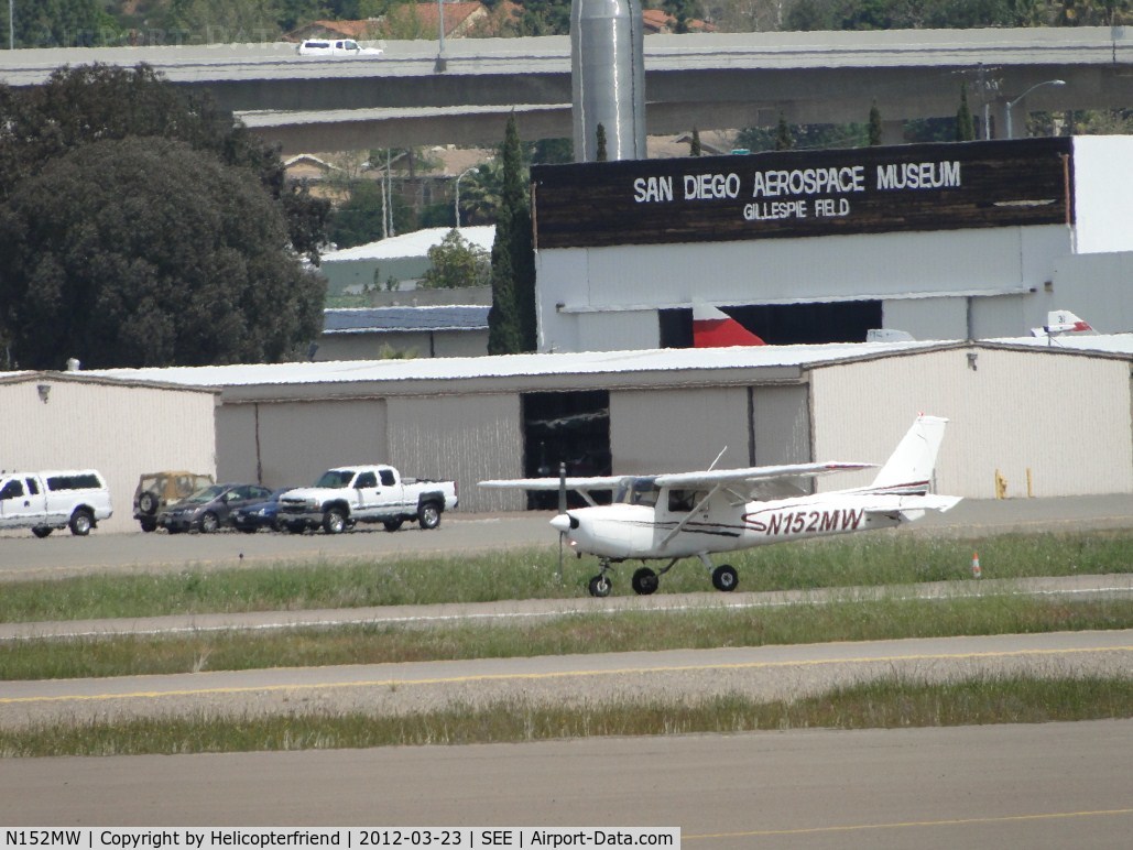 N152MW, 1978 Cessna 152 C/N 15282728, Temporarily stopped on runway 27R