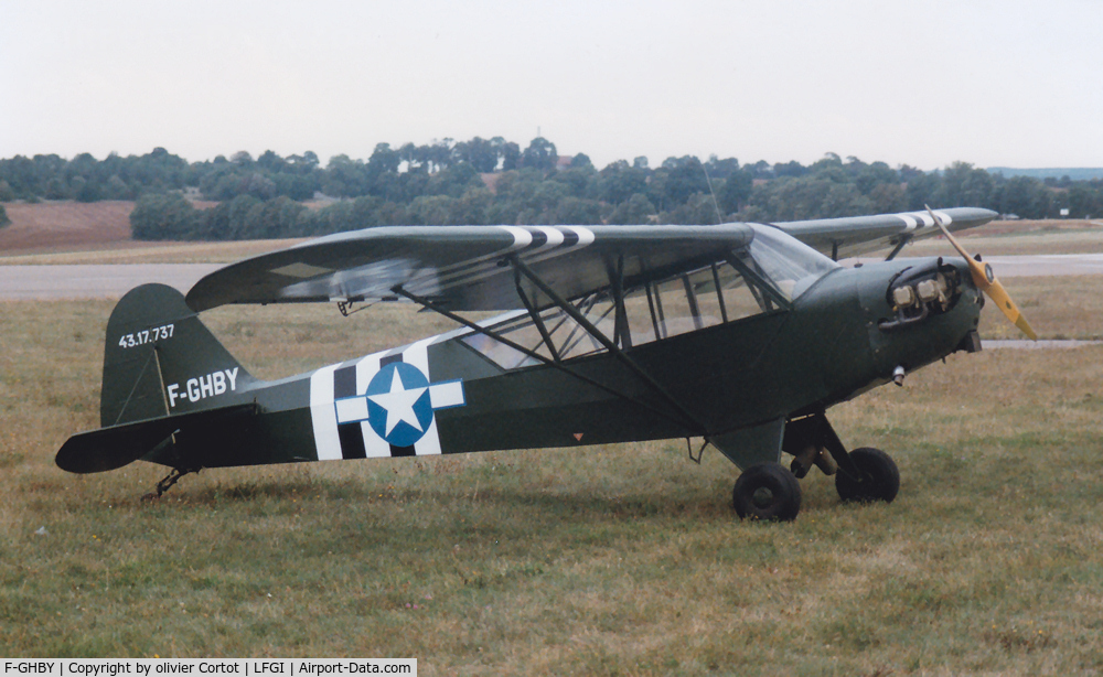 F-GHBY, 1943 Piper L-4A Grasshopper C/N 43-17737, Darois airfield, 1996.