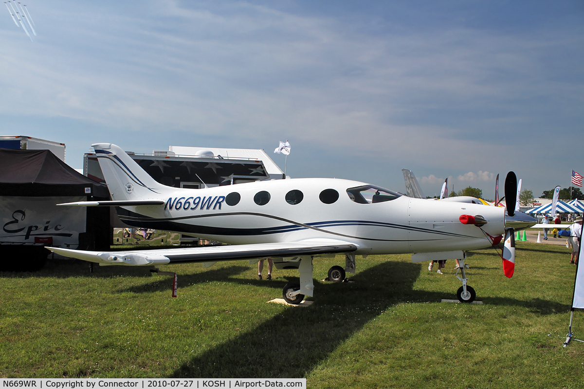 N669WR, AIR Epic LT C/N 029, EAA Airventure 2010.