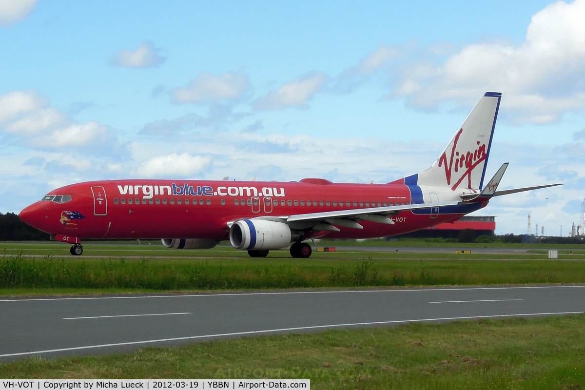 VH-VOT, 2004 Boeing 737-8FE C/N 33801, At Brisbane