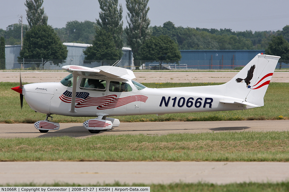 N1066R, 1974 Cessna 172M C/N 17263020, EAA Airventure 2008.