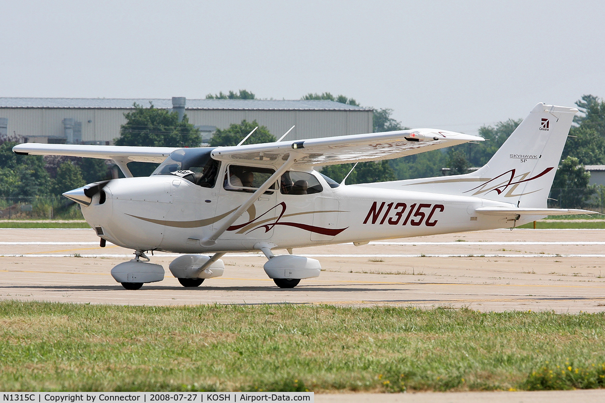 N1315C, 2008 Cessna 172S C/N 172S10656, EAA Airventure 2008.