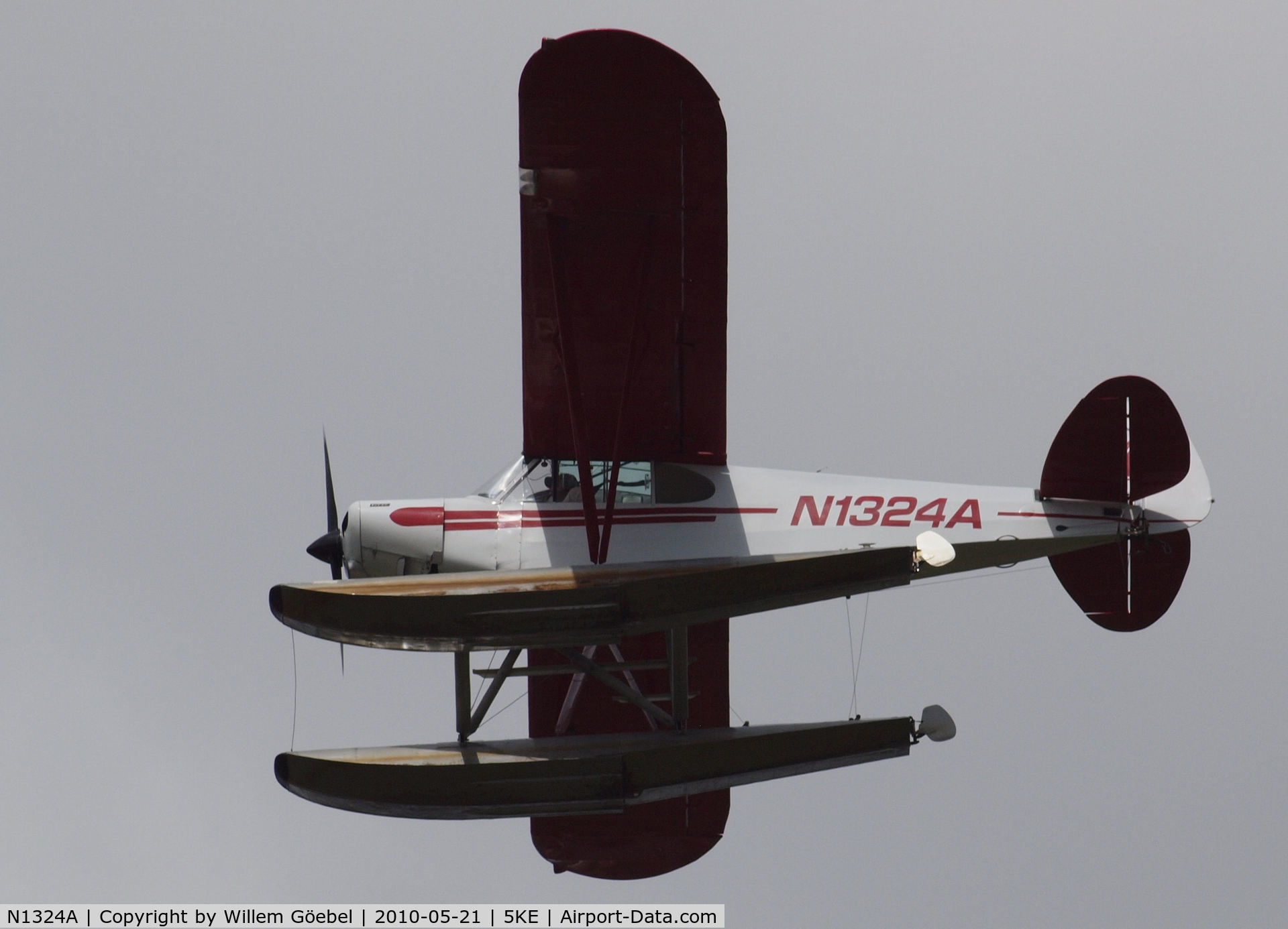 N1324A, 1951 Piper PA-18-125 Super Cub C/N 18-1134, Fly over in Ketchikan Harbor