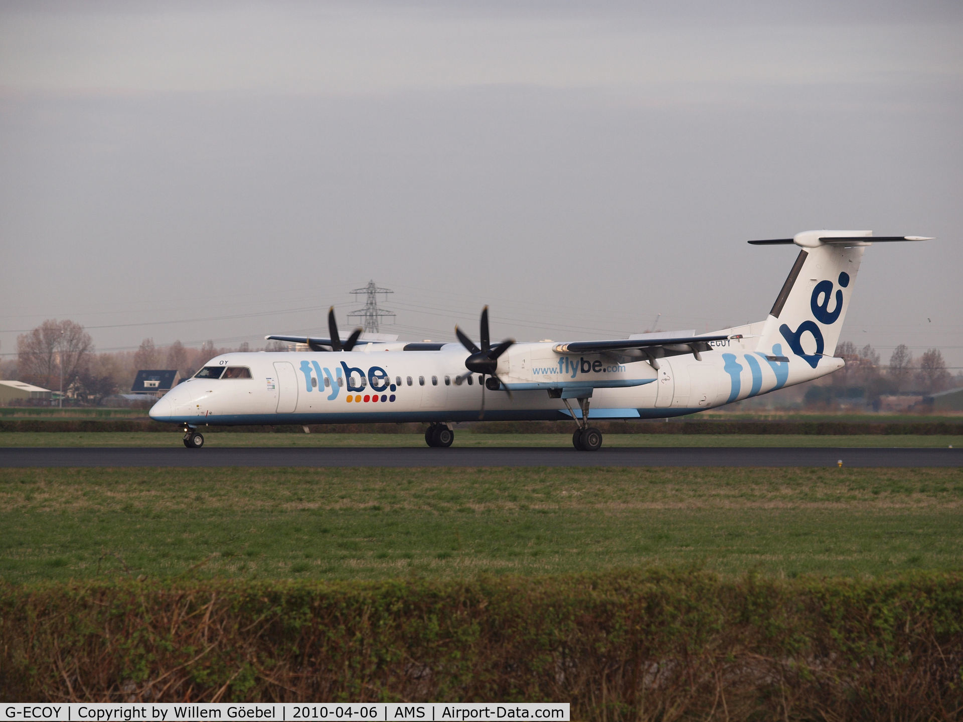 G-ECOY, 2000 De Havilland Canada DHC-8-402Q Dash 8 C/N 4022, Landing on runway R18 of Schiphol Airport