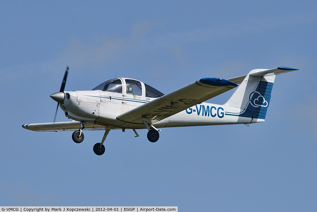G-VMCG, 1979 Piper PA-38-112 Tomahawk Tomahawk C/N 38-79A0950, On approach to runway 27.