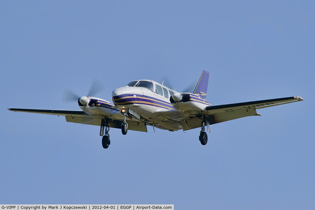 G-VIPP, 1979 Piper PA-31-350 Navajo Chieftain Chieftain C/N 31-7952244, On approach to runway 27.