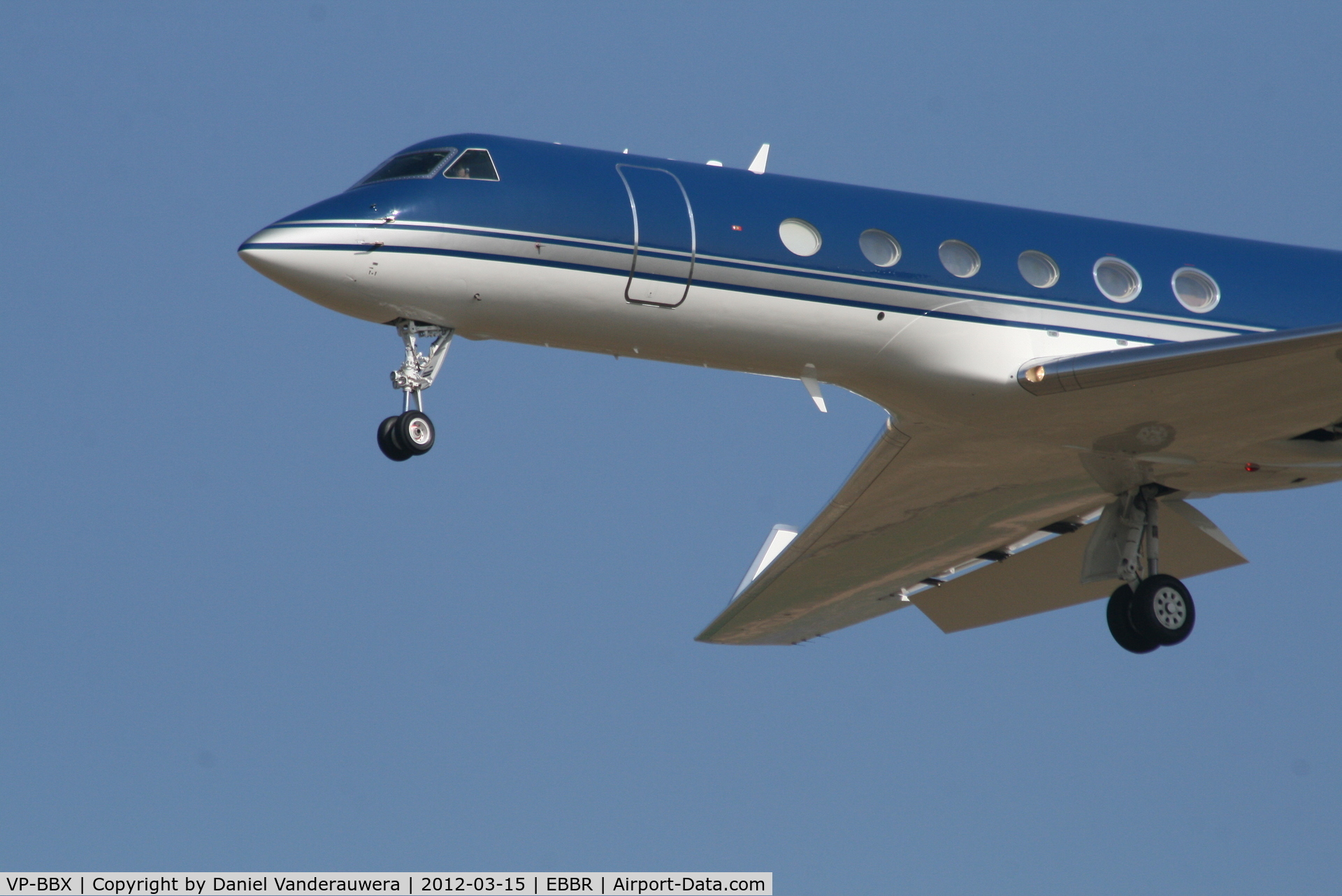 VP-BBX, Gulfstream Aerospace G-V Gulfstream V C/N 622, Arriving to RWY 25L