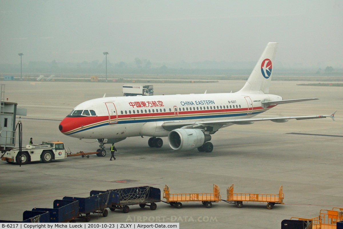B-6217, 2006 Airbus A319-115 C/N 2693, At Xi'an