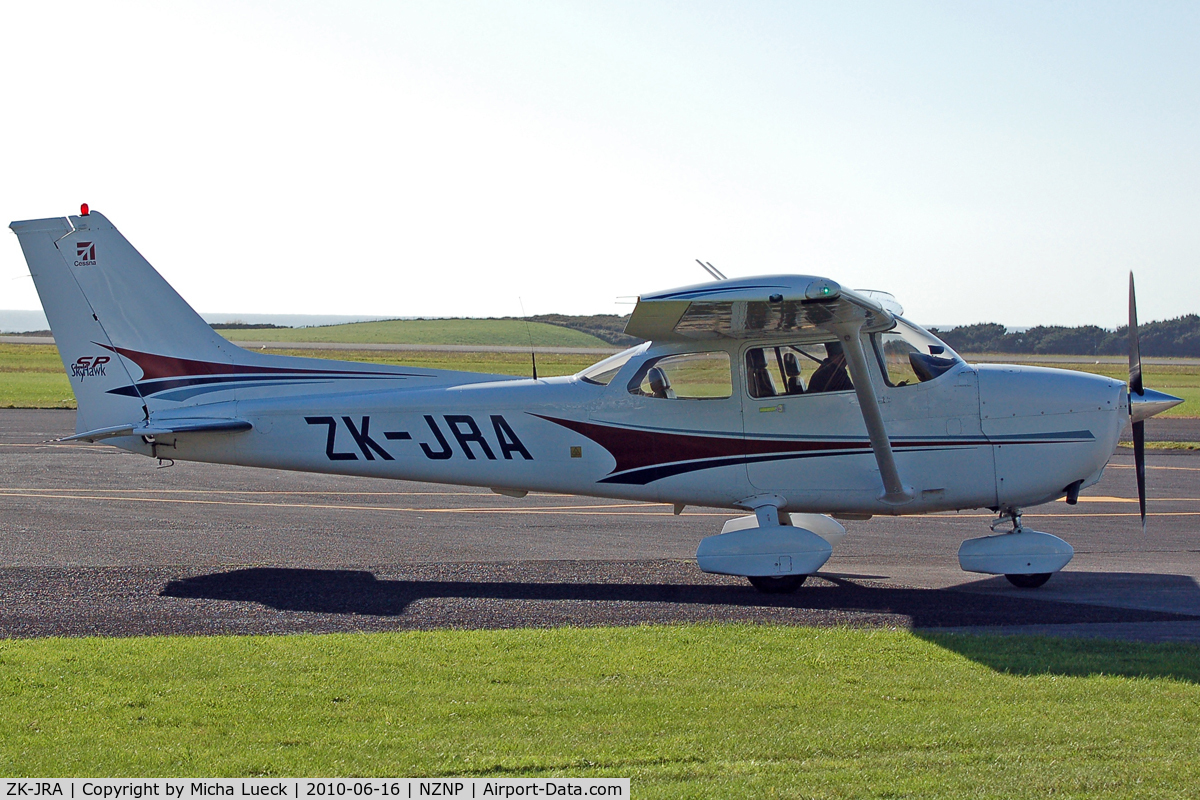 ZK-JRA, Cessna 172S C/N 172S9767, At New Plymouth