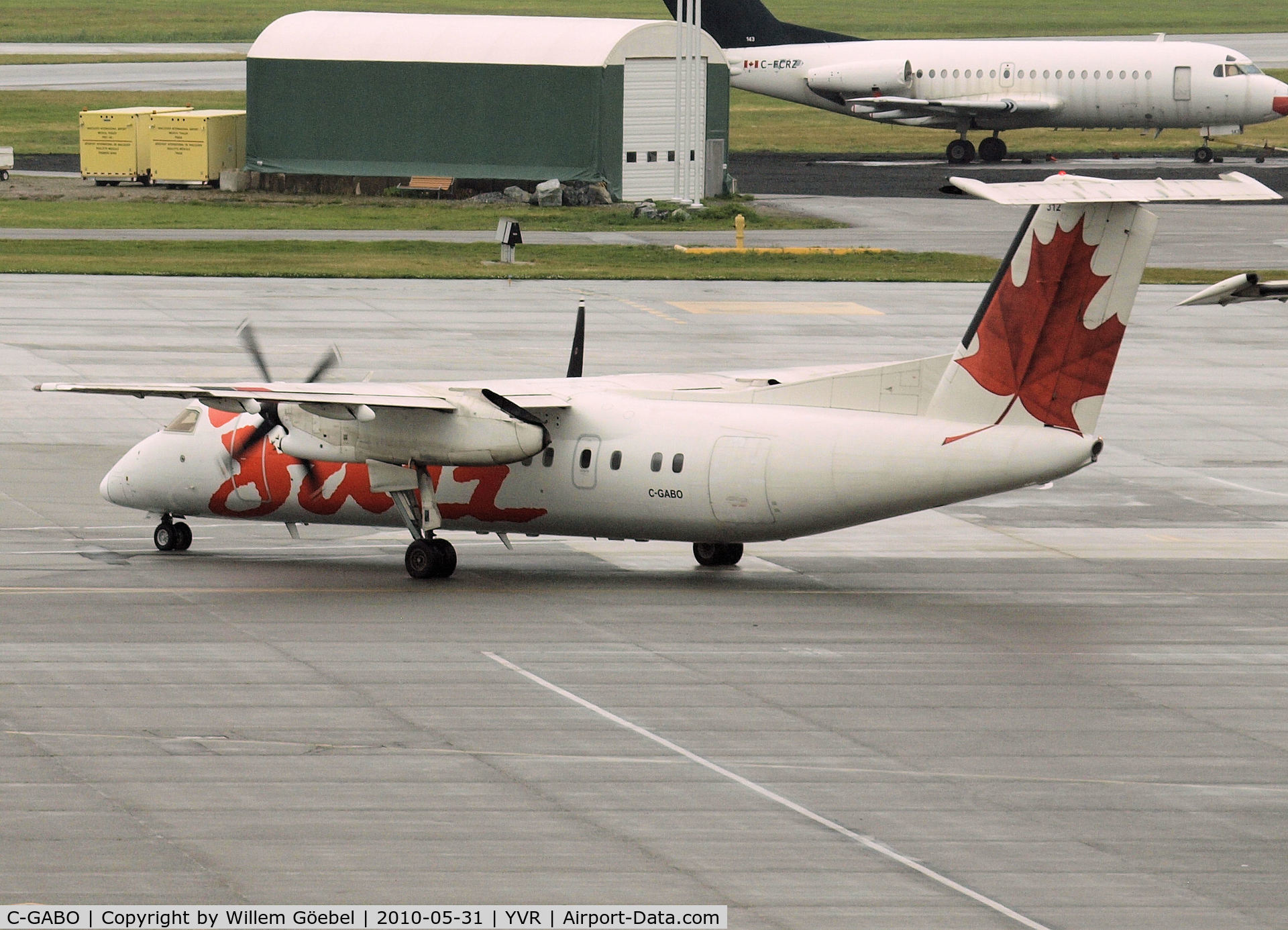 C-GABO, 1990 De Havilland Canada DHC-8-311 Dash 8 C/N 248, Taxi to the runway of YVR