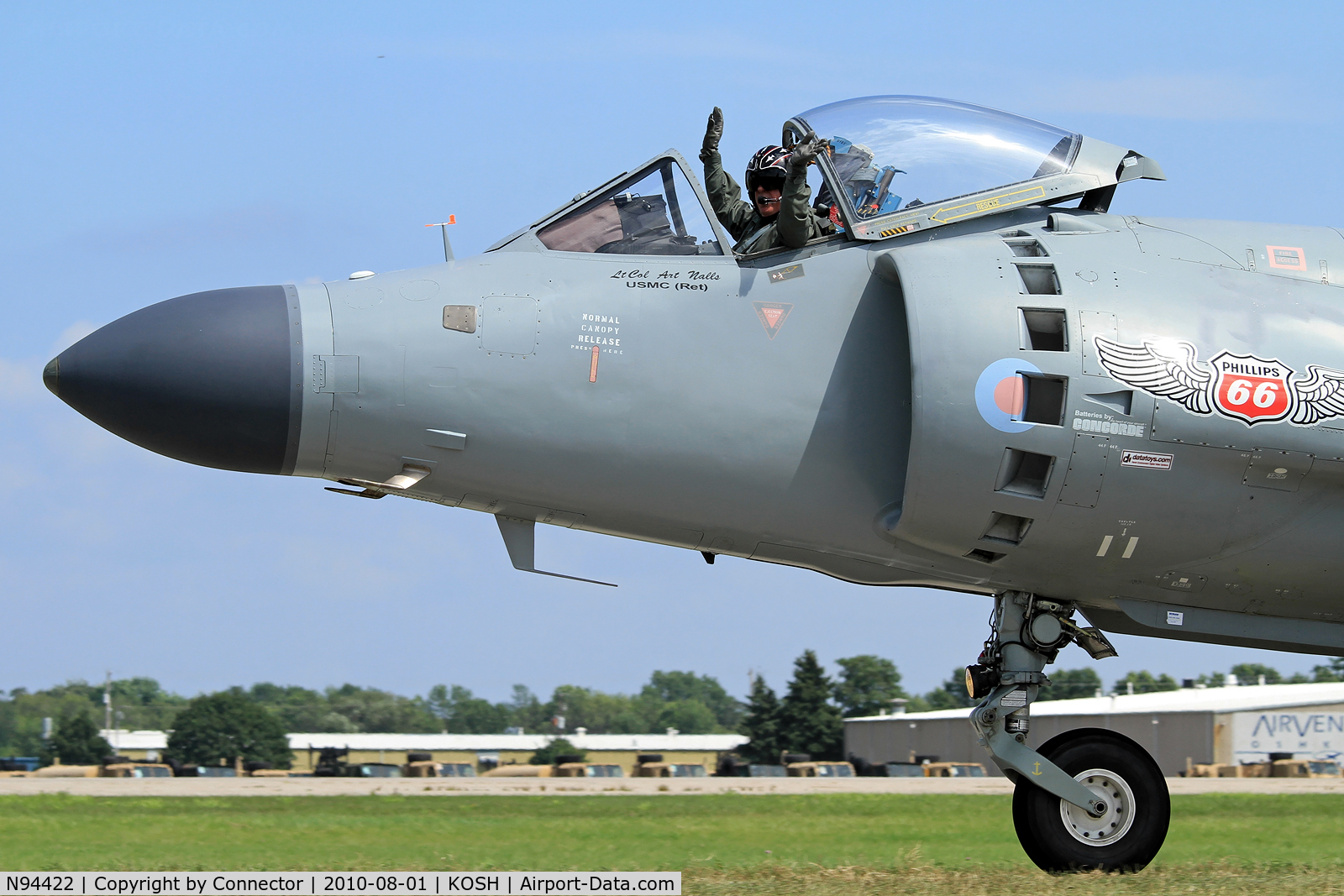 N94422, 1979 British Aerospace Sea Harrier F/A.2 C/N 41H-912002/DB2, EAA Airventure 2010.