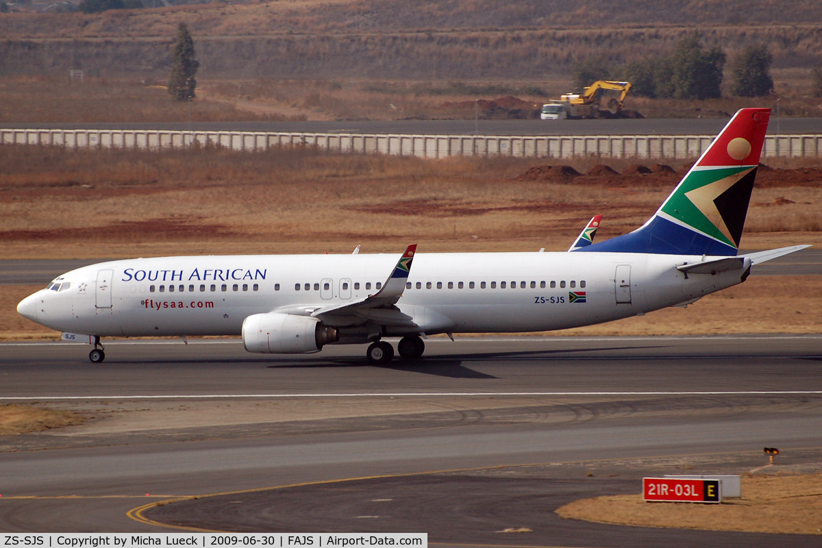 ZS-SJS, 2002 Boeing 737-844 C/N 32632, At Jo'burg