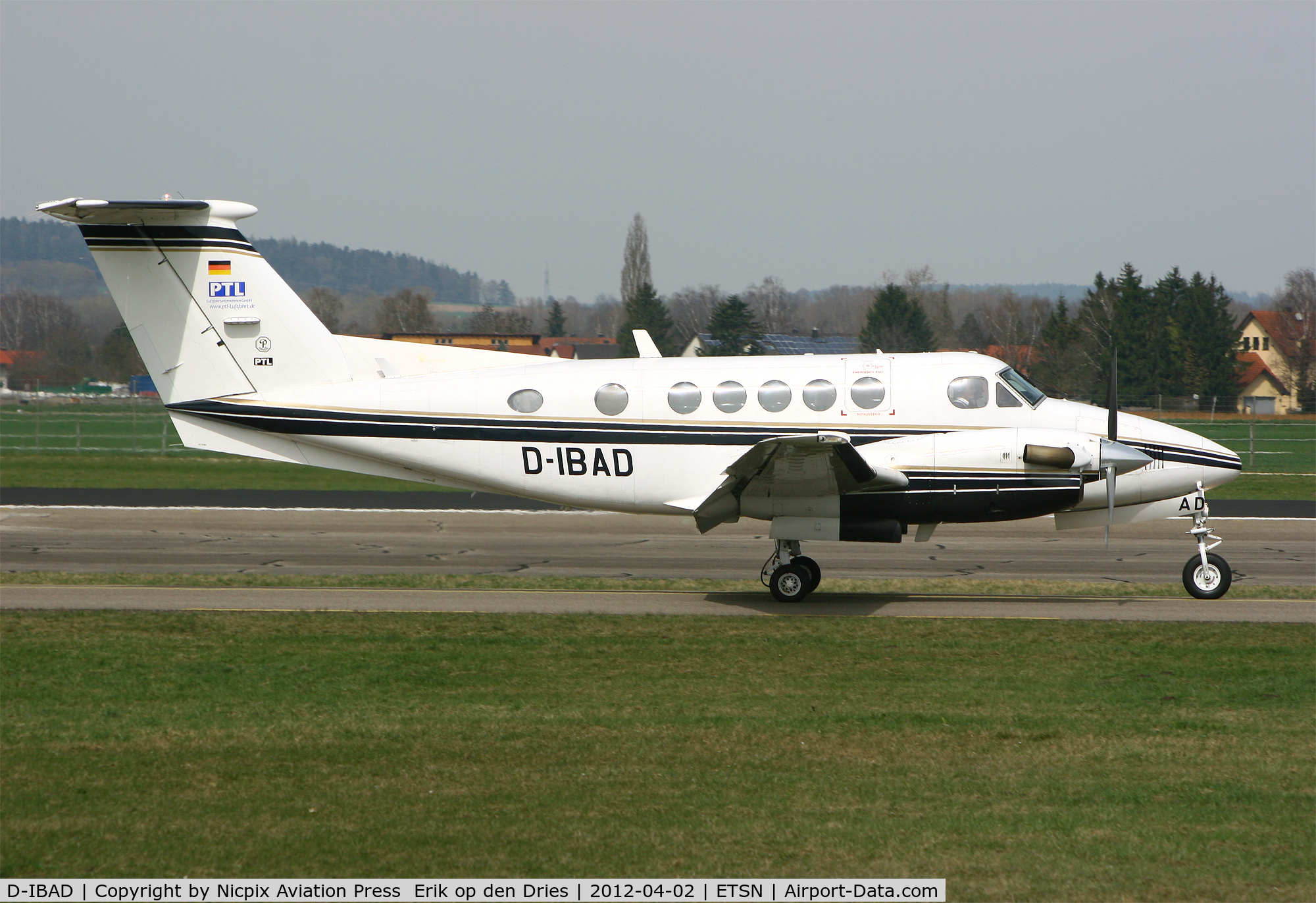 D-IBAD, 1985 Beech B200 Super King Air King Air C/N BB-1229, D-IBAD on the taxitrack of Neuburg AB, Bavaria, Germany