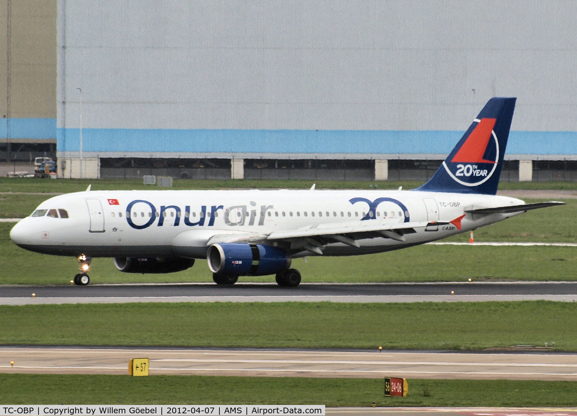 TC-OBP, 1994 Airbus A320-232 C/N 496, Arrival on Schiphol Airport from runway R36