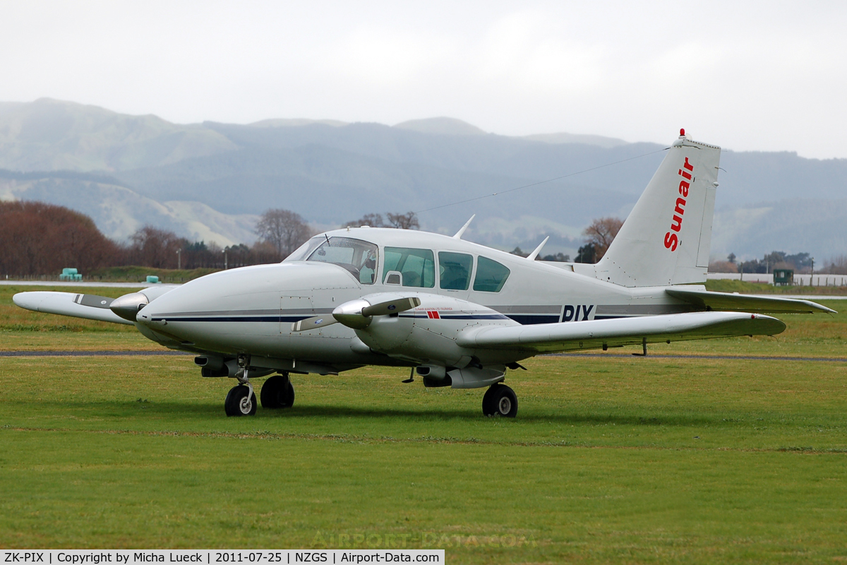 ZK-PIX, Piper PA-23-250 Aztec C/N 27-4738, At Gisborne