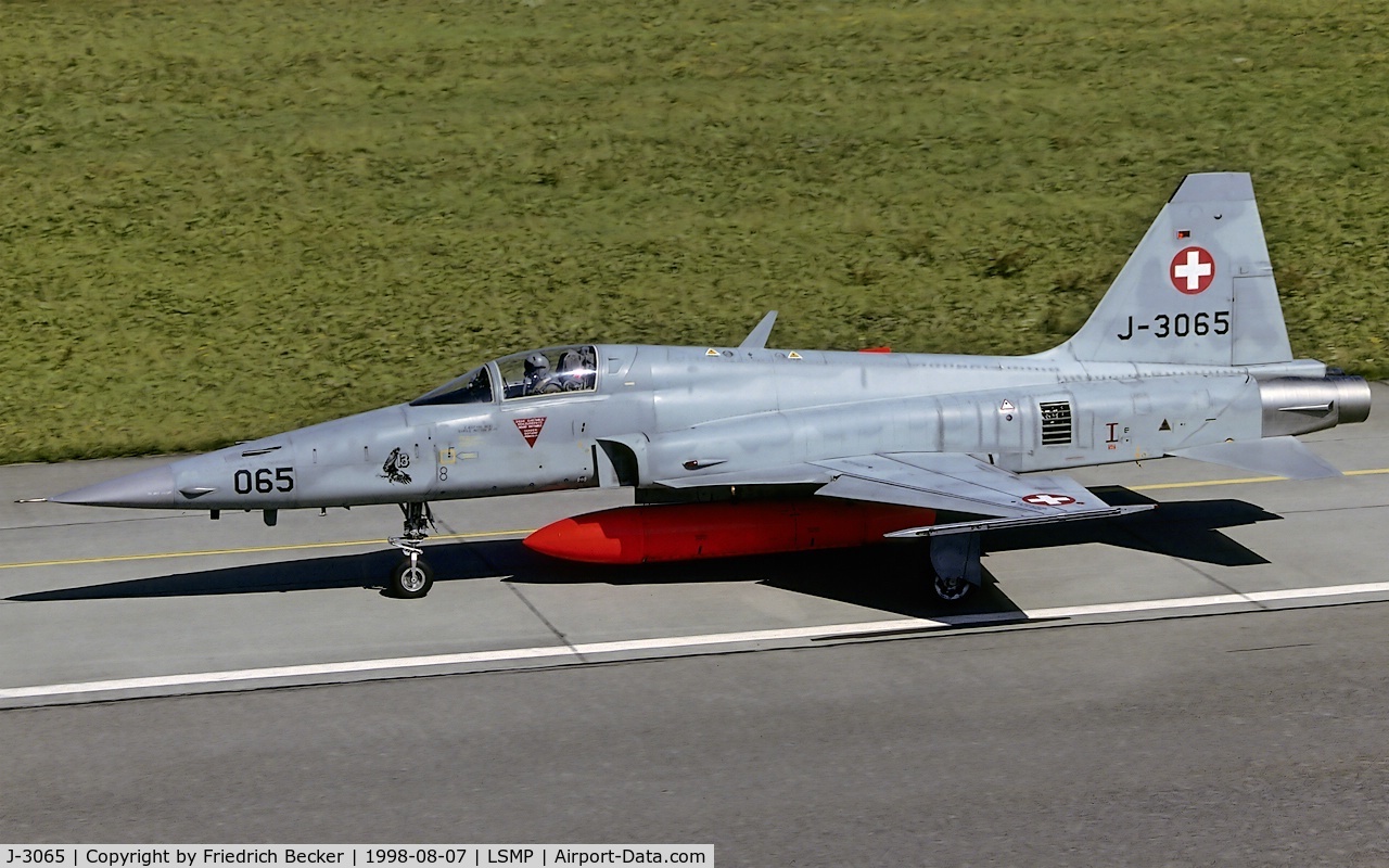 J-3065, Northrop F-5F Tiger II C/N L.3065, taxying to the active