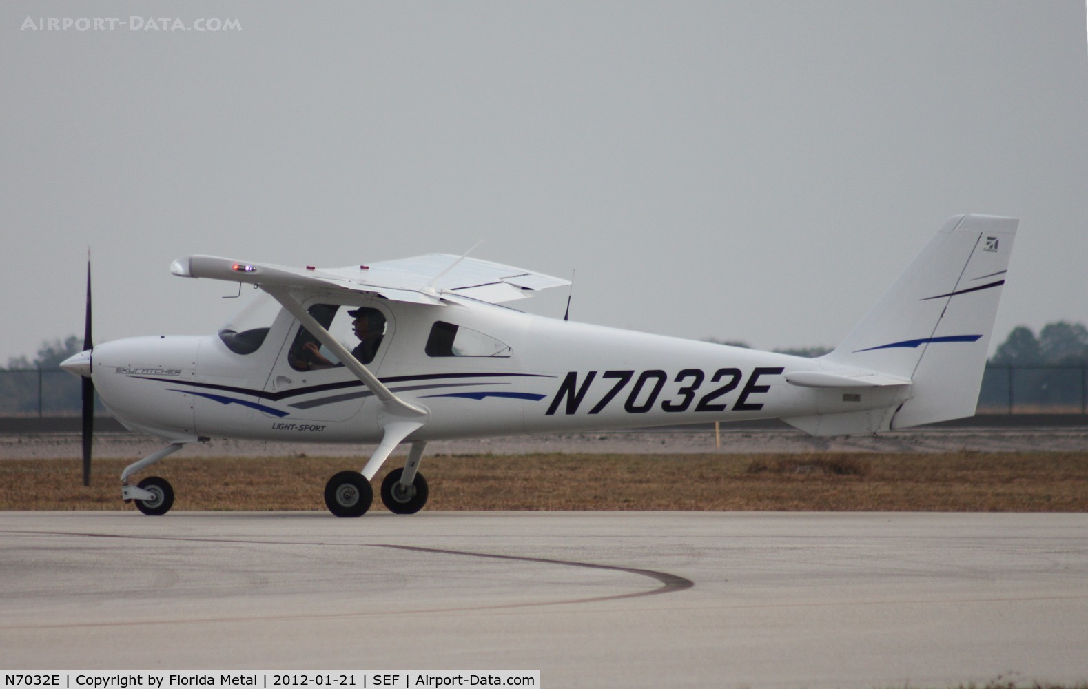 N7032E, Cessna 162 Skycatcher C/N 16200090, Cessna 162