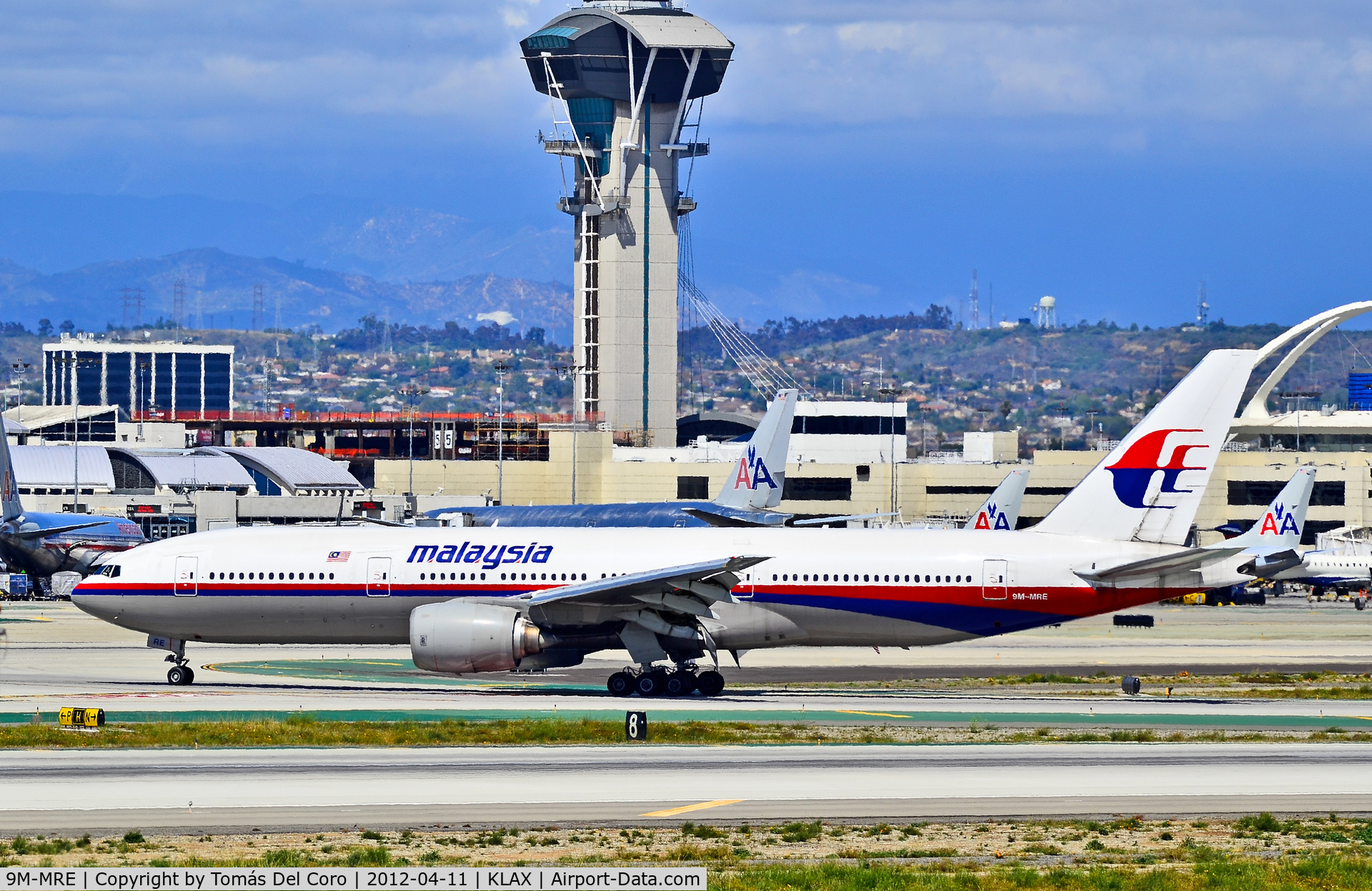 9M-MRE, 1997 Boeing 777-2H6/ER C/N 28412, 9M-MRE Malaysia Airlines Boeing 777-2H6/ER (cn 28412/115)

Los Angeles International Airport (IATA: LAX, ICAO: KLAX, FAA LID: LAX)
TDelCoro
April 11, 2012
