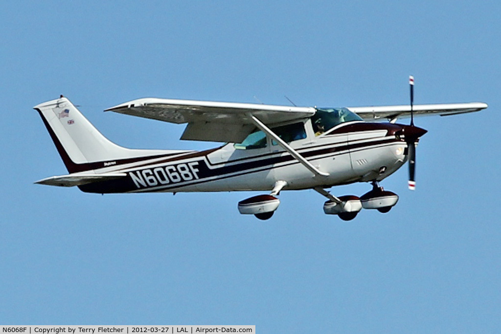 N6068F, 1975 Cessna 182P Skylane C/N 18264084, 1975 Cessna 182P, c/n: 18264084 at 2012 Sun N Fun