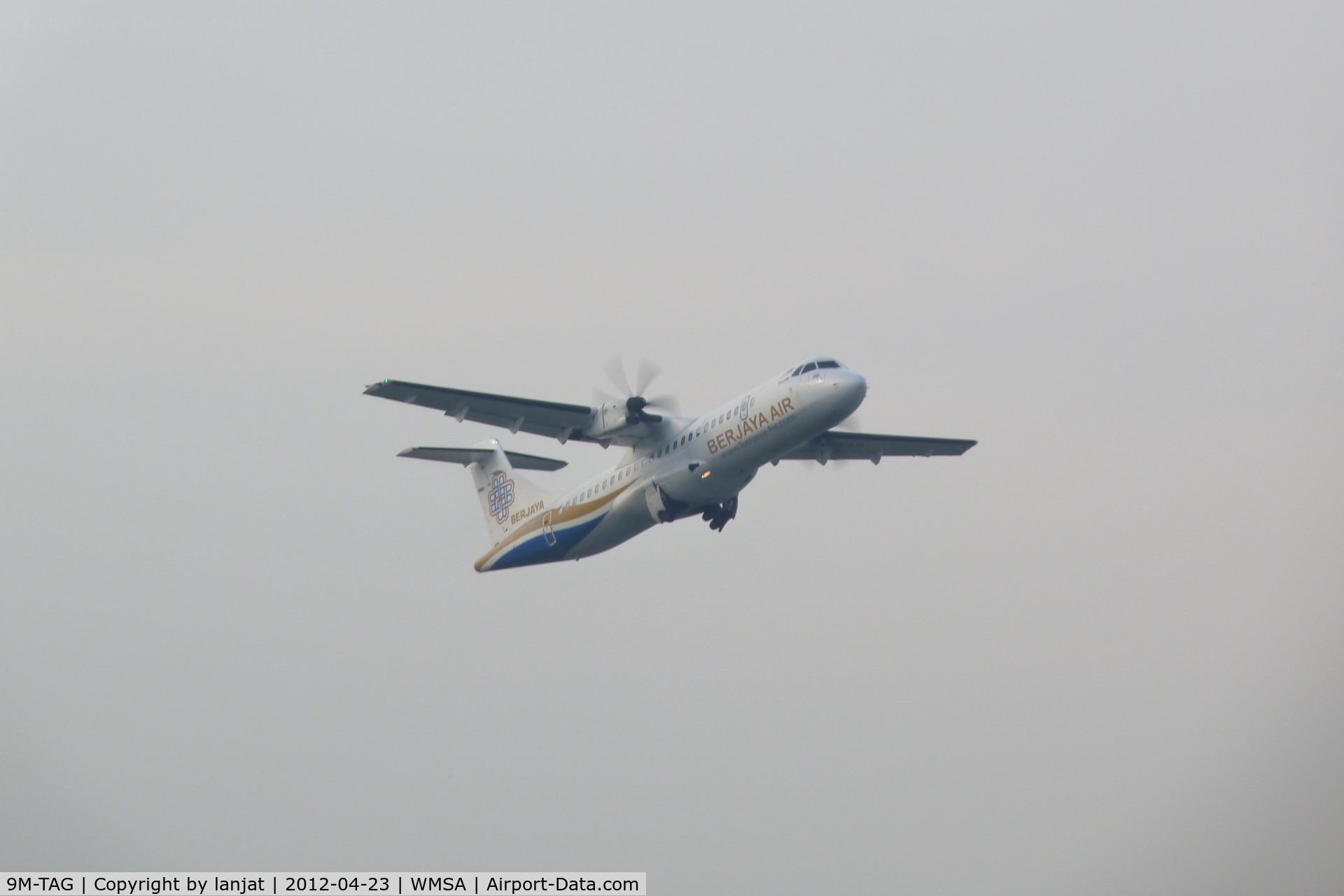 9M-TAG, 2009 ATR 72-212A C/N 858, Heading to LGK