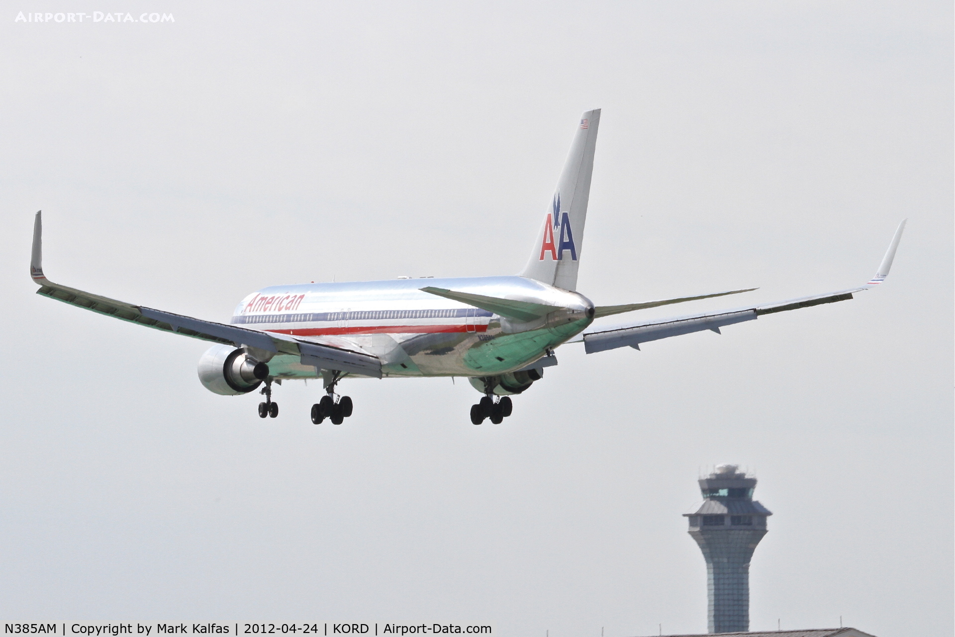 N385AM, 1994 Boeing 767-323 C/N 27059, American Airlines Boeing 767-323, AAL1196 arriving from KLAX, RWY 28 approach KORD.