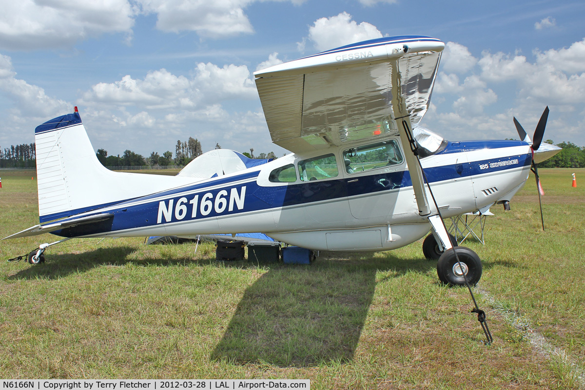 N6166N, 1981 Cessna A185F Skywagon 185 C/N 18504302, At 2012 Sun N Fun