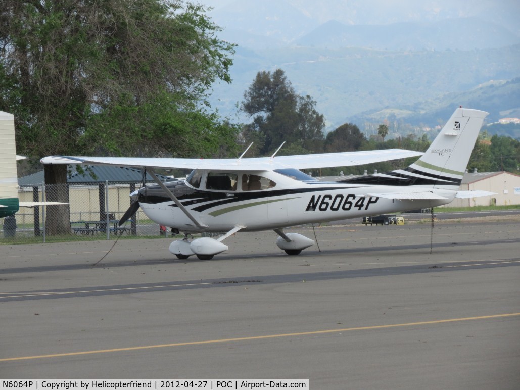 N6064P, 2006 Cessna T182T Turbo Skylane C/N T18208600, Parked in transient parking