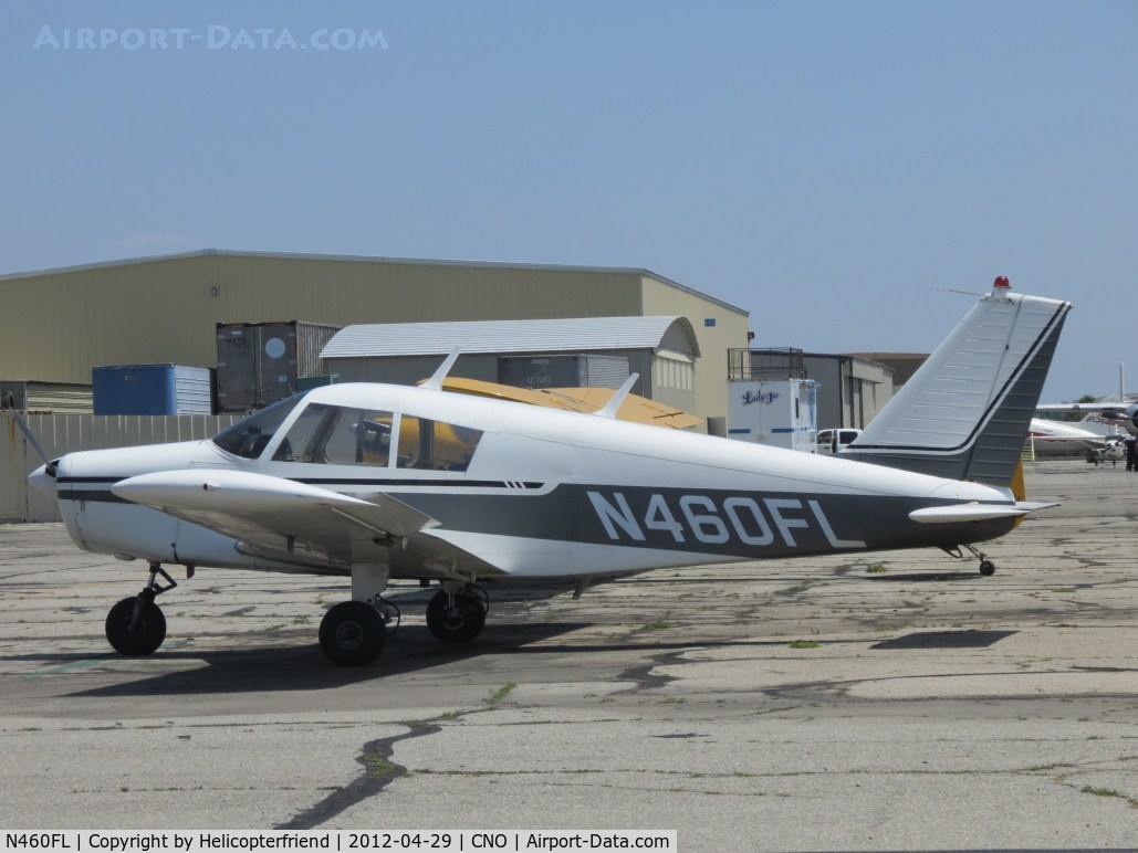 N460FL, 1971 Piper PA-28-140 C/N 28-7125257, Parked near the paint shop