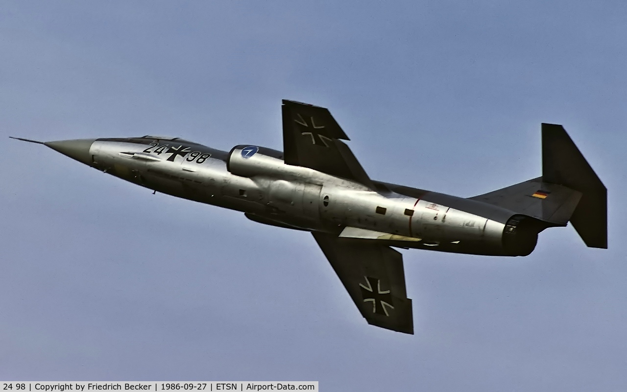 24 98, Lockheed F-104G Starfighter C/N 683-8251, flying display at Fliegerhorst Neuburg