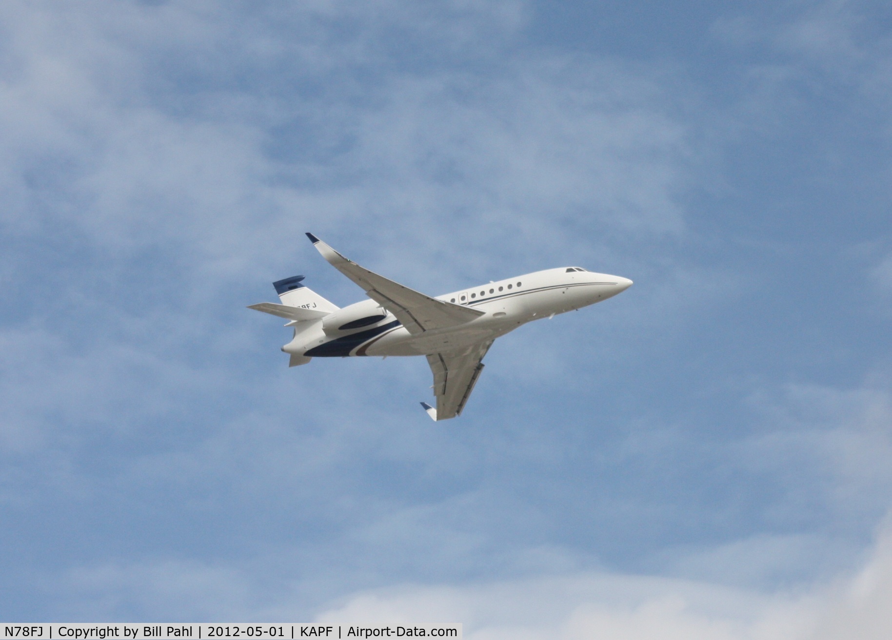 N78FJ, 1999 Dassault Falcon 2000 C/N 78, Shortly after takeoff from Naples Municipal