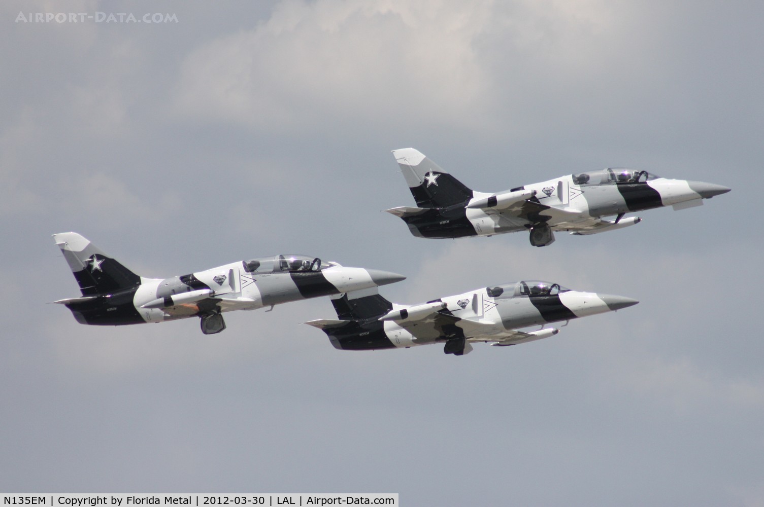 N135EM, Aero L-39ZA Albatros C/N 232406, 3 members of the Black Diamond Jet Team taking off