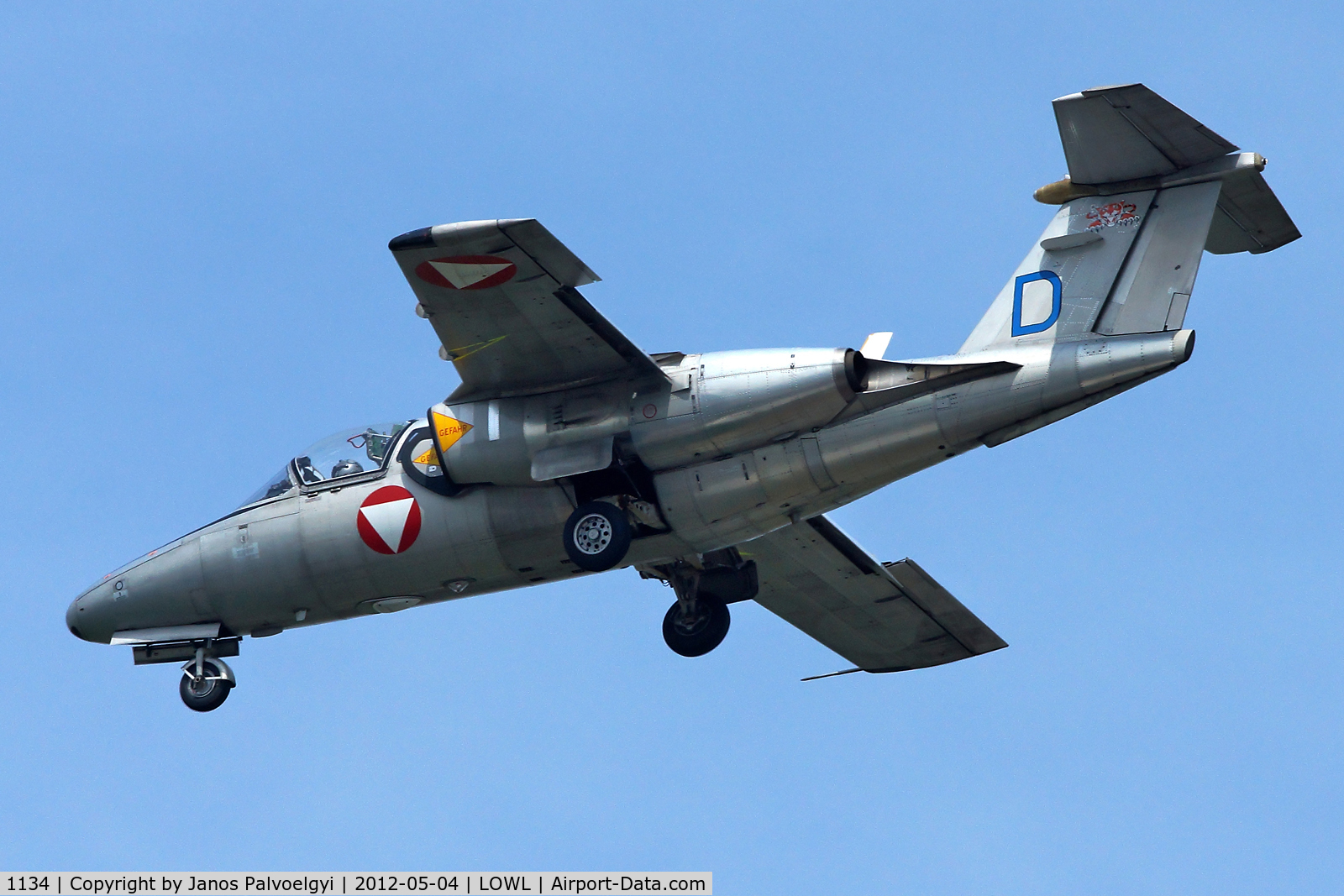 1134, Saab 105OE C/N 105434, Austrian Air Force Saab 105OE final approach in LOWL/LNZ