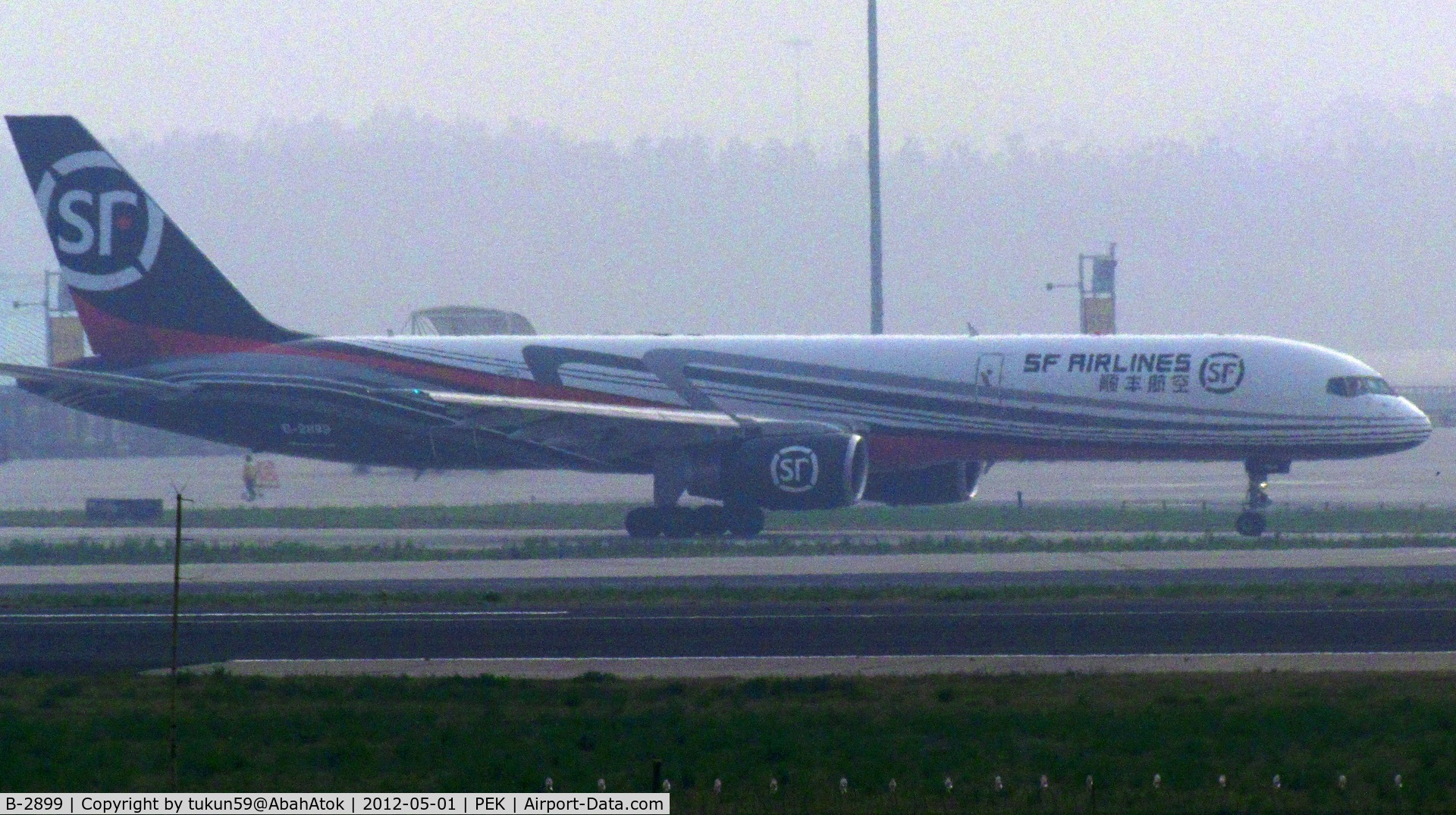 B-2899, 1989 Boeing 757-21B C/N 24401, SF Airlines