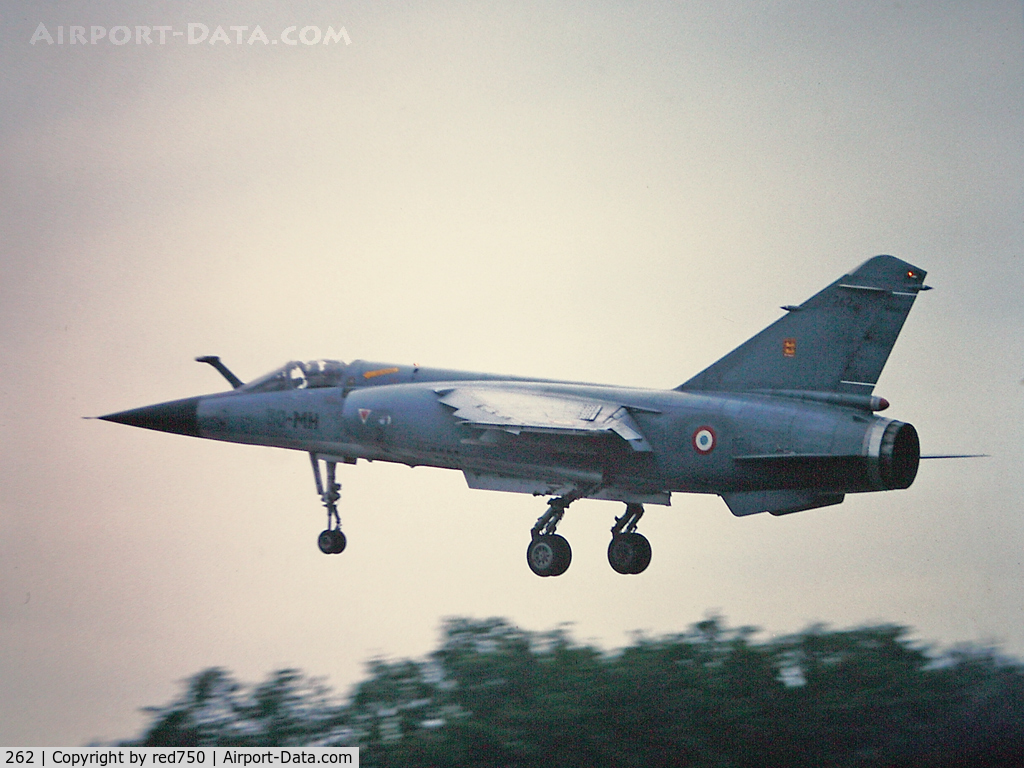 262, Dassault Mirage F.1C-200 C/N 262, Photograph by Edwin van Opstal with permission. Scanned from a color slide.